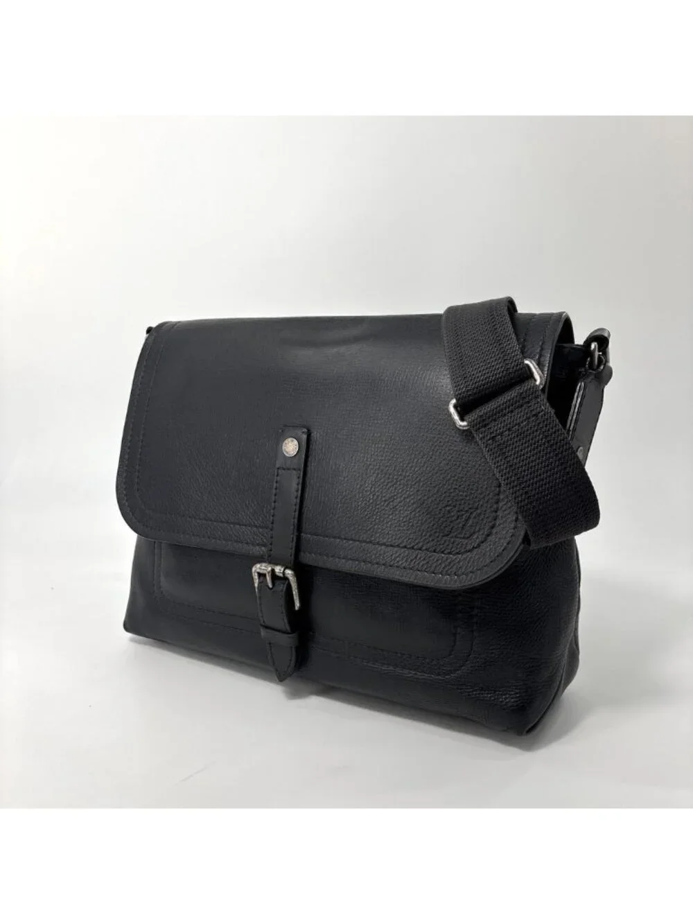 Louis Vuitton Super Utah Omaha Leather Shoulder Bag Black